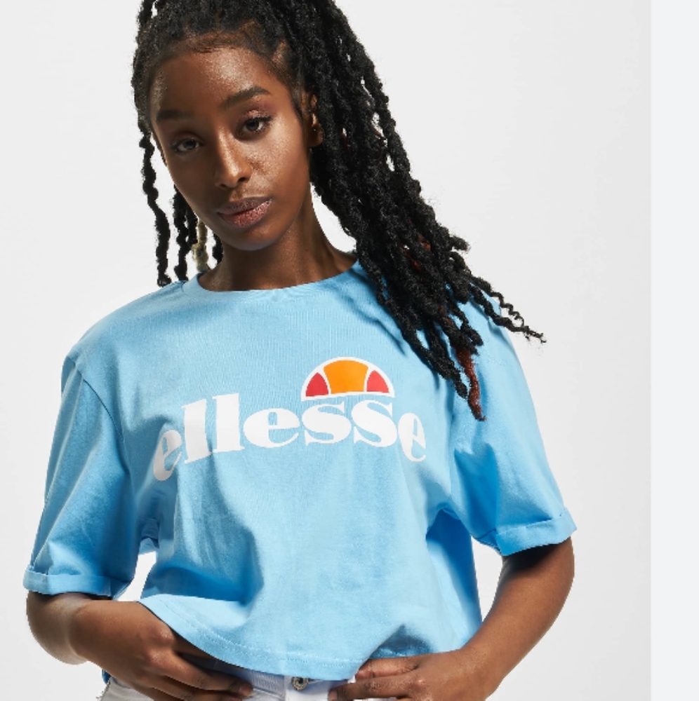 Ellesse heritage women's Alberta crop t shirt color Alaskan blue size 6